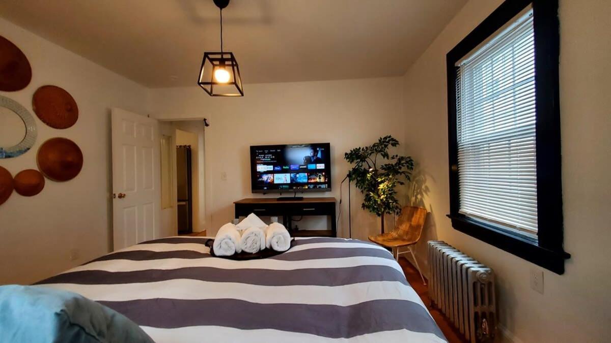 The Blue Sapphire 2Br 2 King Beds & Ample Backyard Daire Bridgeport Dış mekan fotoğraf