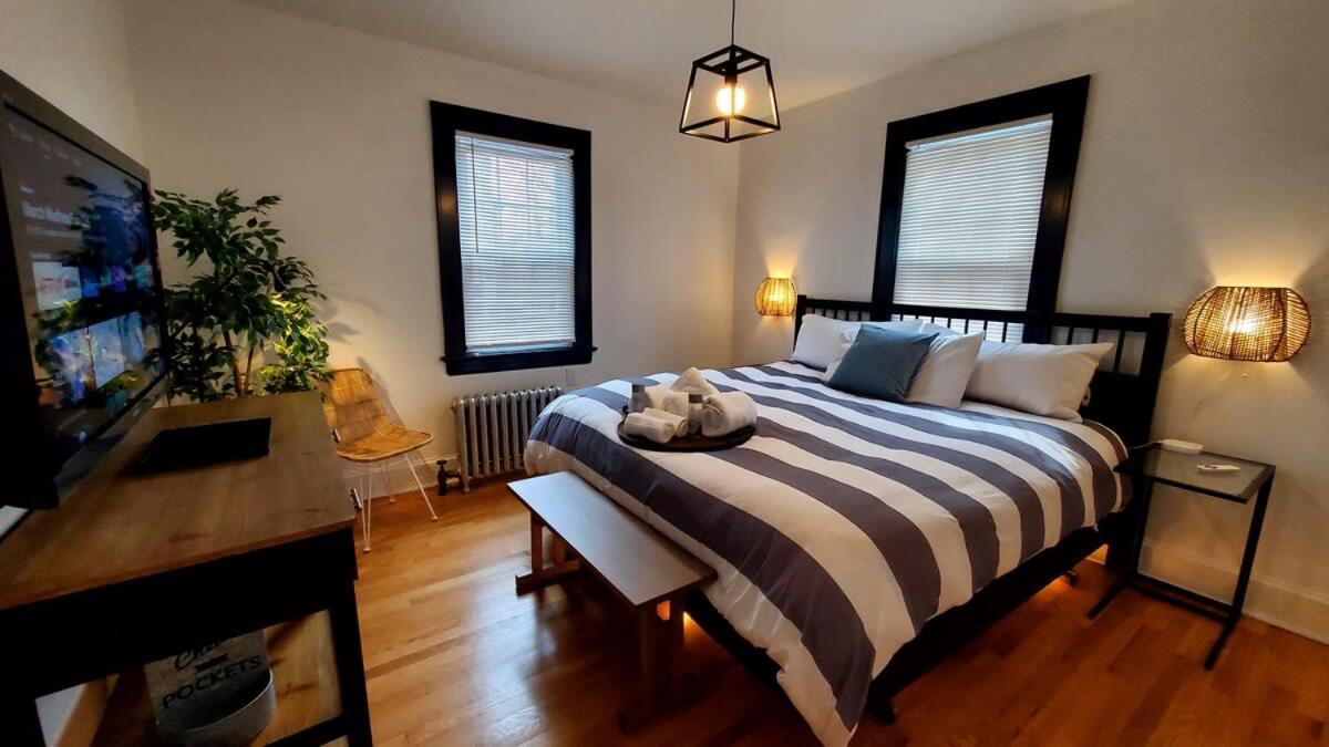 The Blue Sapphire 2Br 2 King Beds & Ample Backyard Daire Bridgeport Dış mekan fotoğraf