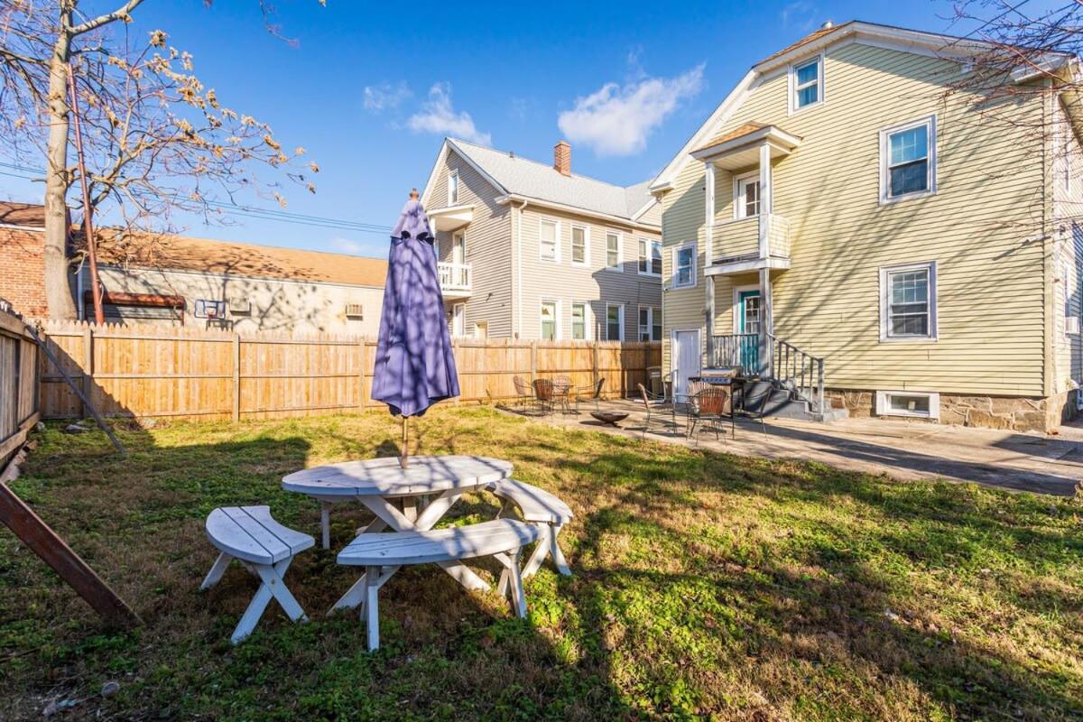 The Blue Sapphire 2Br 2 King Beds & Ample Backyard Daire Bridgeport Dış mekan fotoğraf
